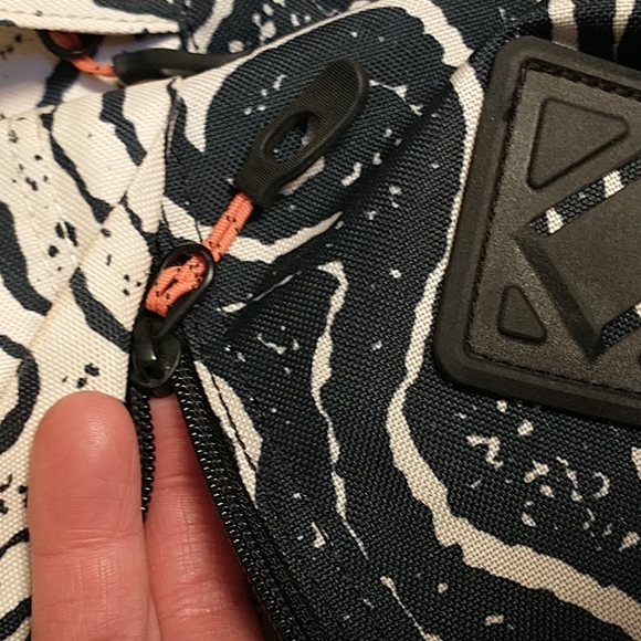 Dakine back pack - Picture 4 of 5